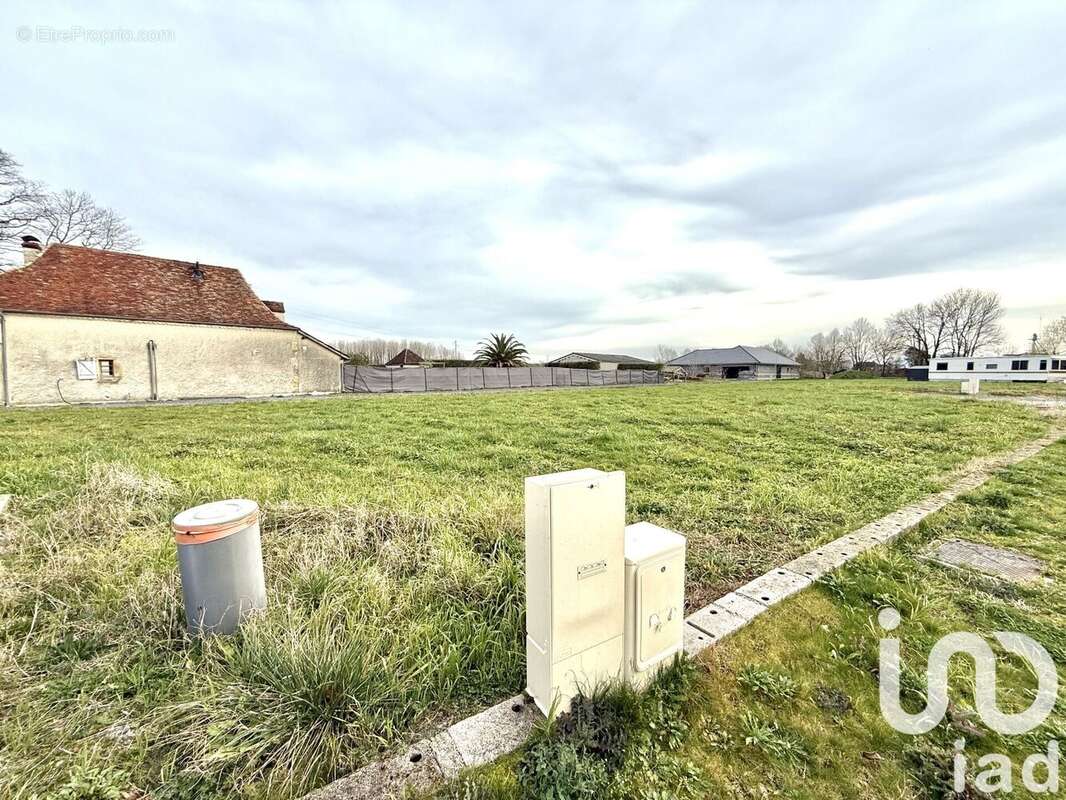 Photo 2 - Terrain à MONT