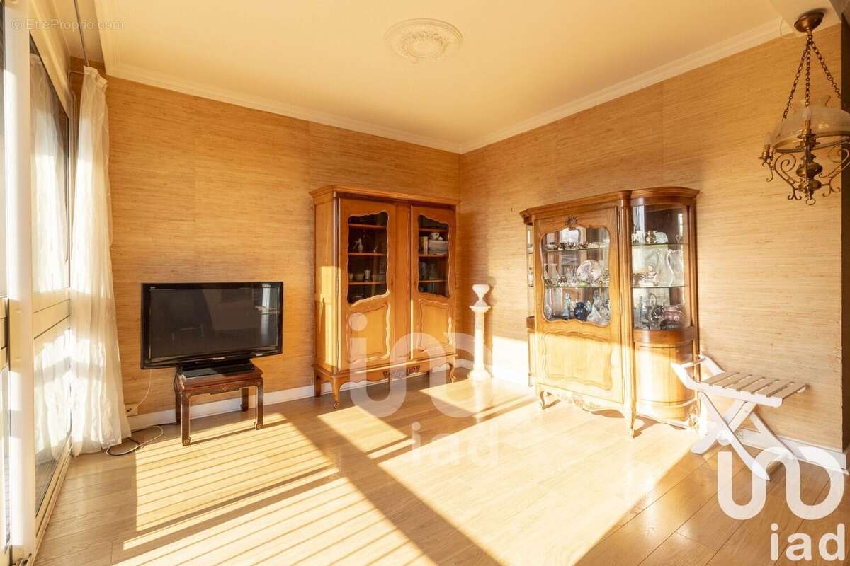 Photo 4 - Appartement à LA CELLE-SAINT-CLOUD