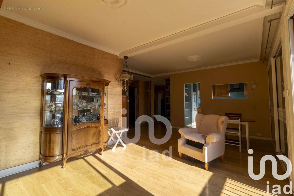 Photo 5 - Appartement à LA CELLE-SAINT-CLOUD