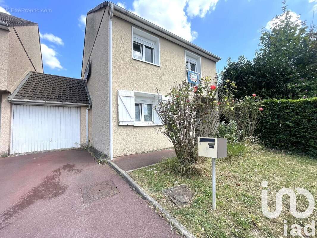 Photo 2 - Maison à SARCELLES