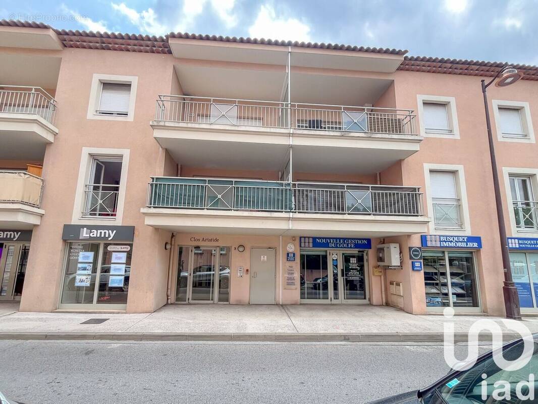 Photo 1 - Appartement à COGOLIN