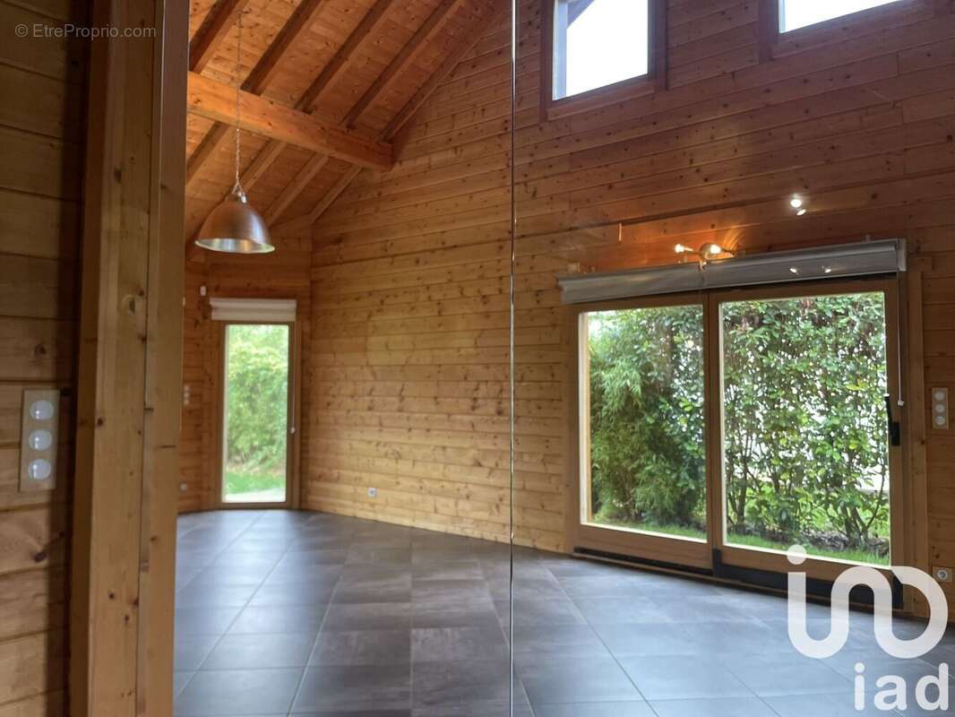 Photo 3 - Maison à COSNES-ET-ROMAIN