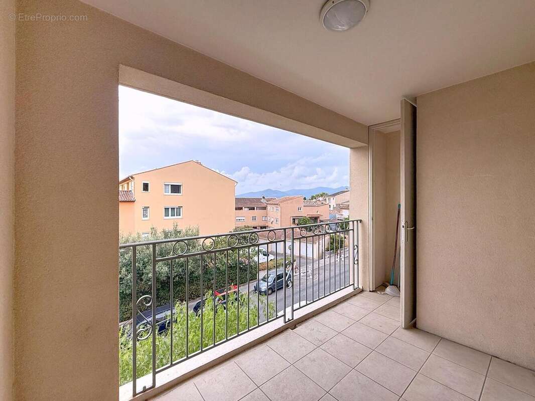 Photo 2 - Appartement à PUGET-SUR-ARGENS