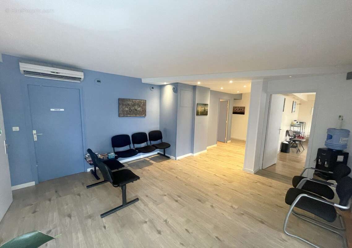 Commerce à FERNEY-VOLTAIRE