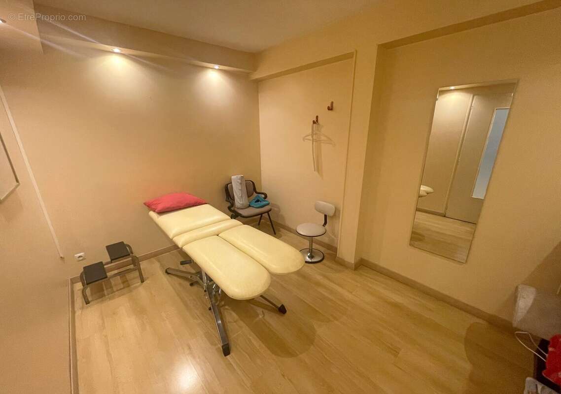 Commerce à FERNEY-VOLTAIRE