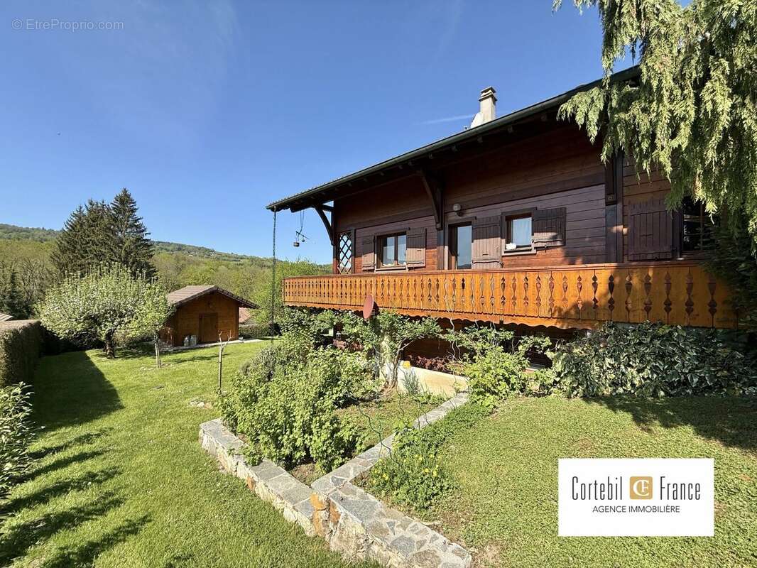 Maison à CRUSEILLES