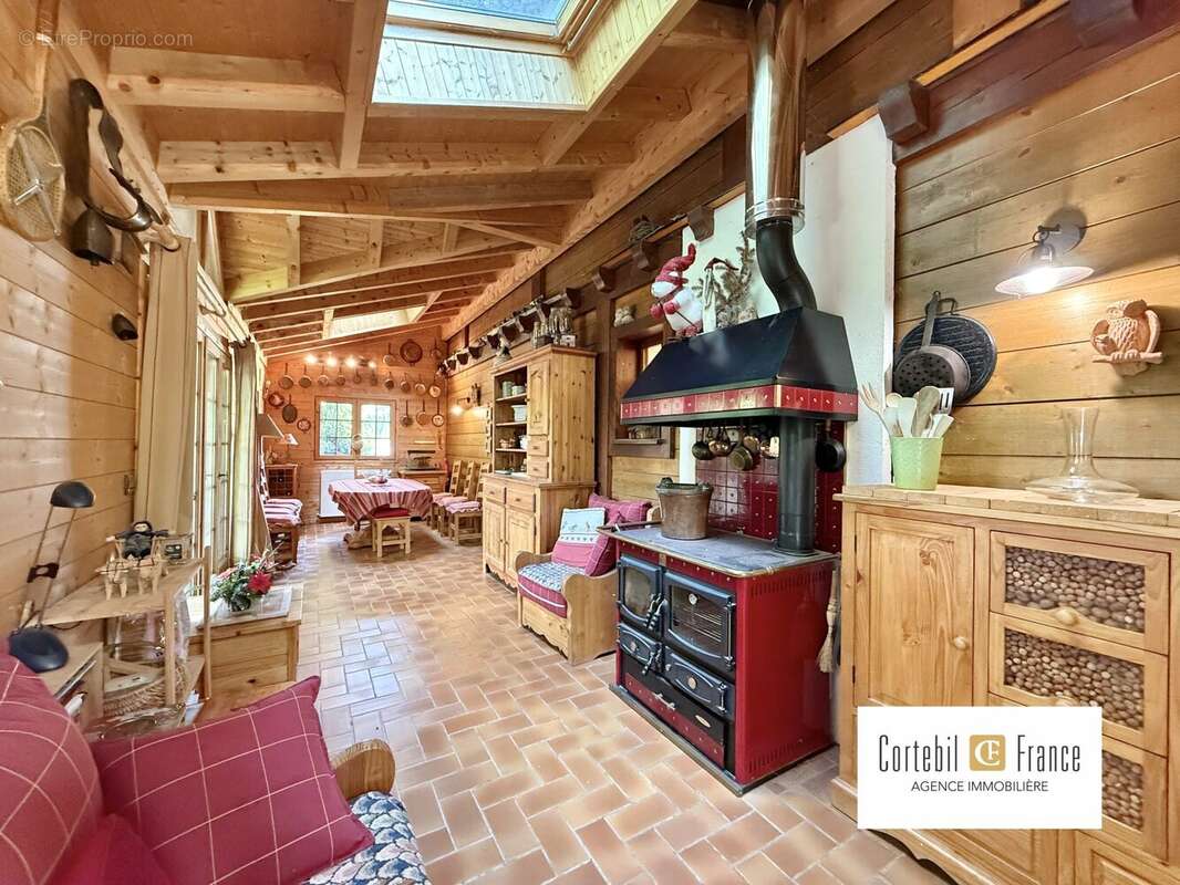 Maison à CRUSEILLES