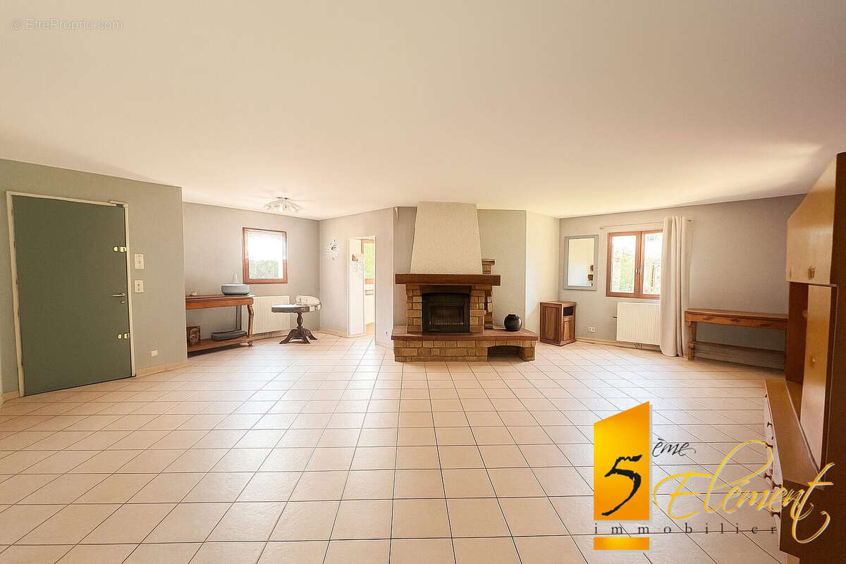 Maison à RILLIEUX-LA-PAPE