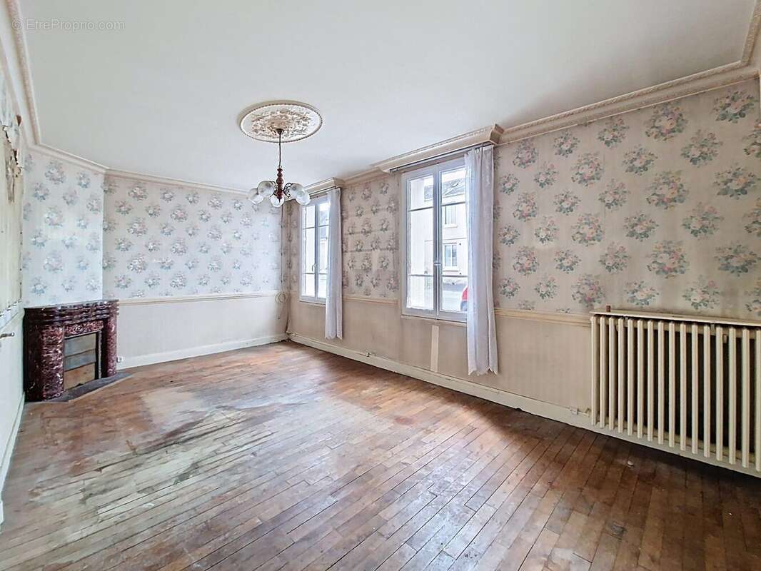 Maison à CHATEAU-LA-VALLIERE