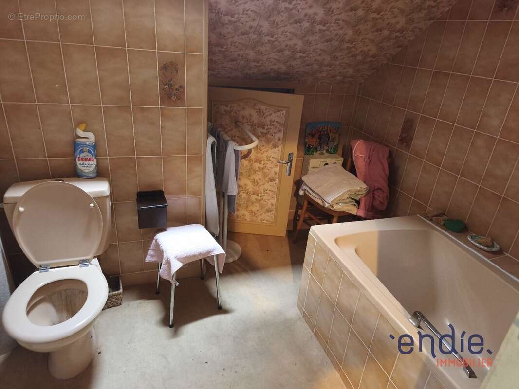 Maison à COSNE-D&#039;ALLIER