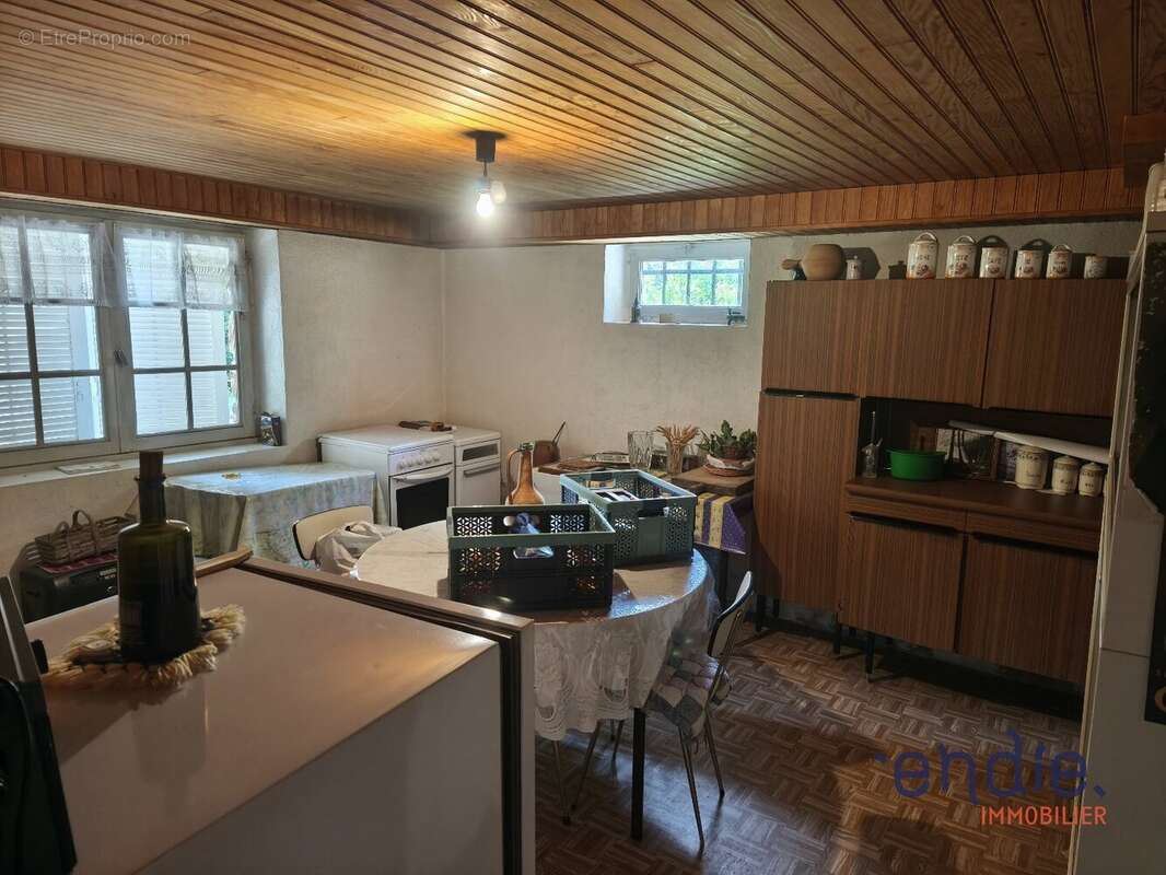 Maison à COSNE-D&#039;ALLIER