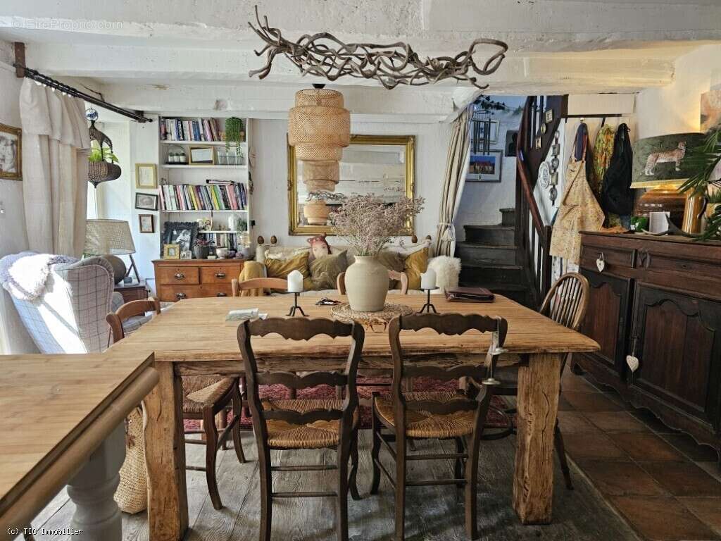 Maison à NANTEUIL-EN-VALLEE