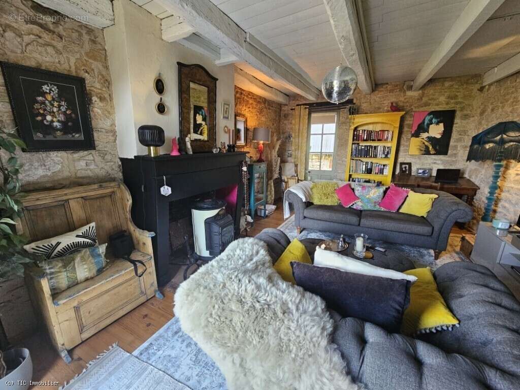 Maison à NANTEUIL-EN-VALLEE