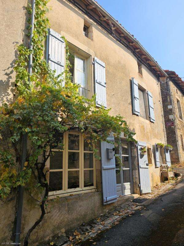 Maison à NANTEUIL-EN-VALLEE
