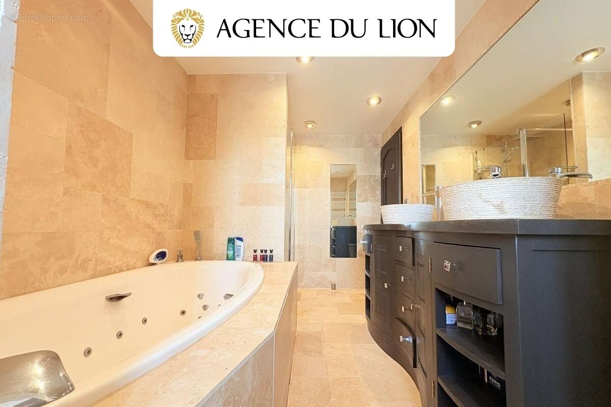 Maison à VERT-EN-DROUAIS