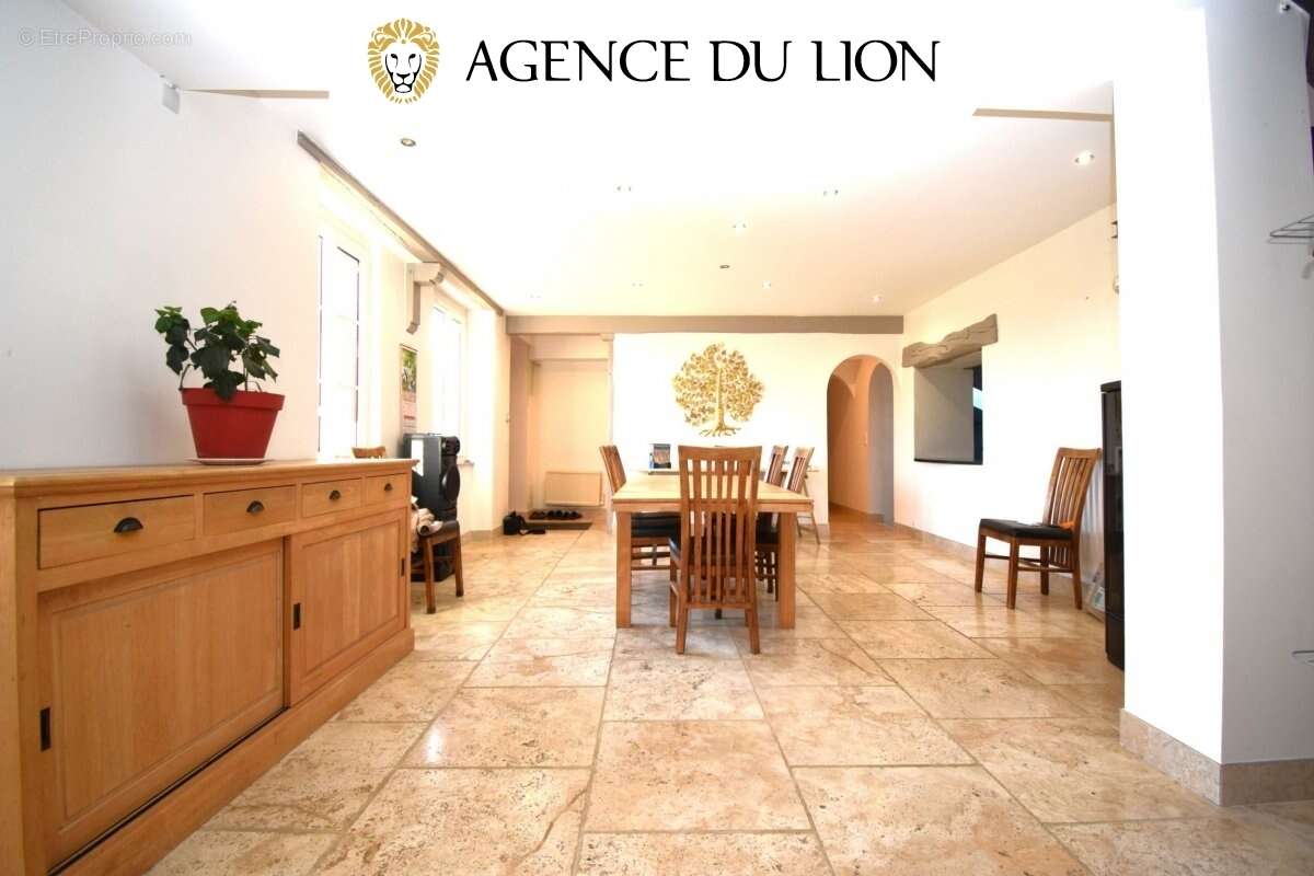 Maison à VERT-EN-DROUAIS