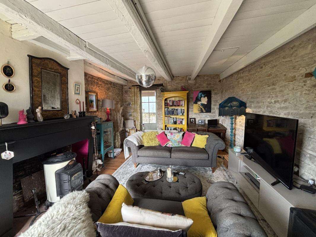 Maison à NANTEUIL-EN-VALLEE