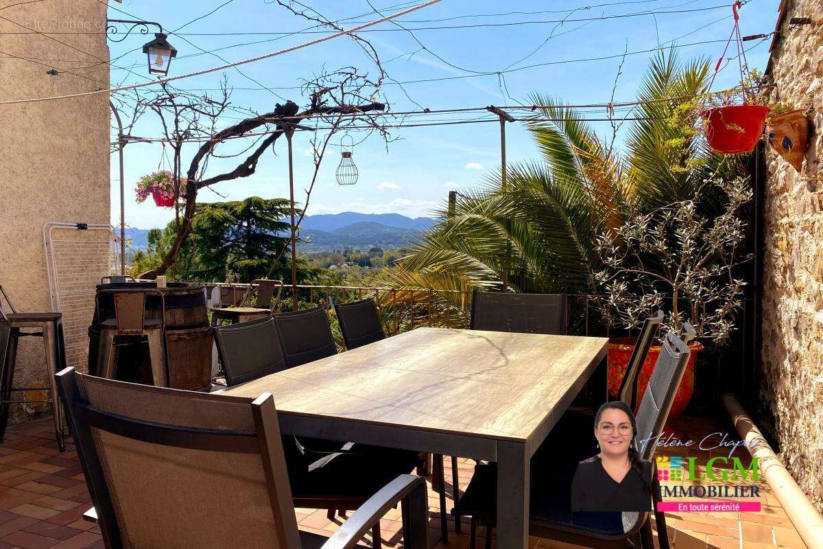 Maison à SAINT-JULIEN-LES-ROSIERS