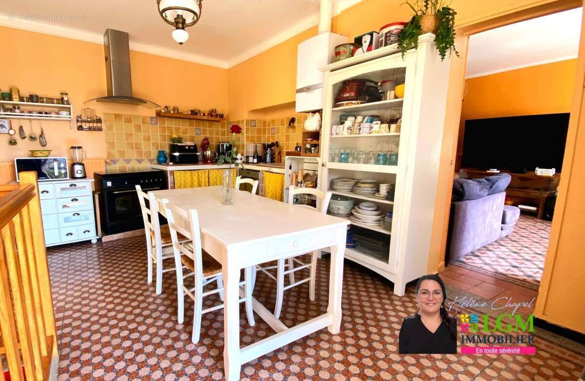 Maison à SAINT-JULIEN-LES-ROSIERS