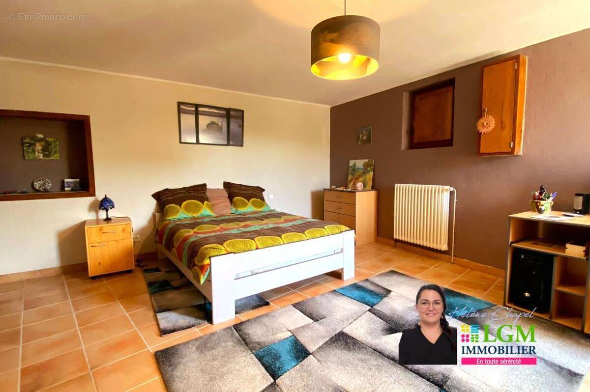 Maison à SAINT-JULIEN-LES-ROSIERS