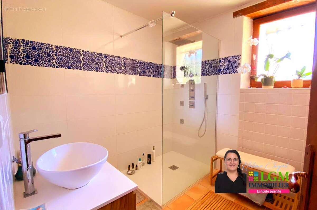 Maison à SAINT-JULIEN-LES-ROSIERS