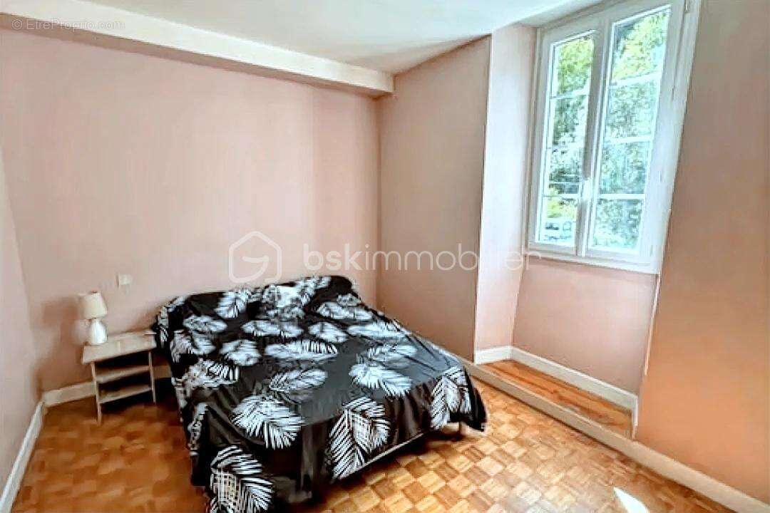 Maison à CETTE-EYGUN