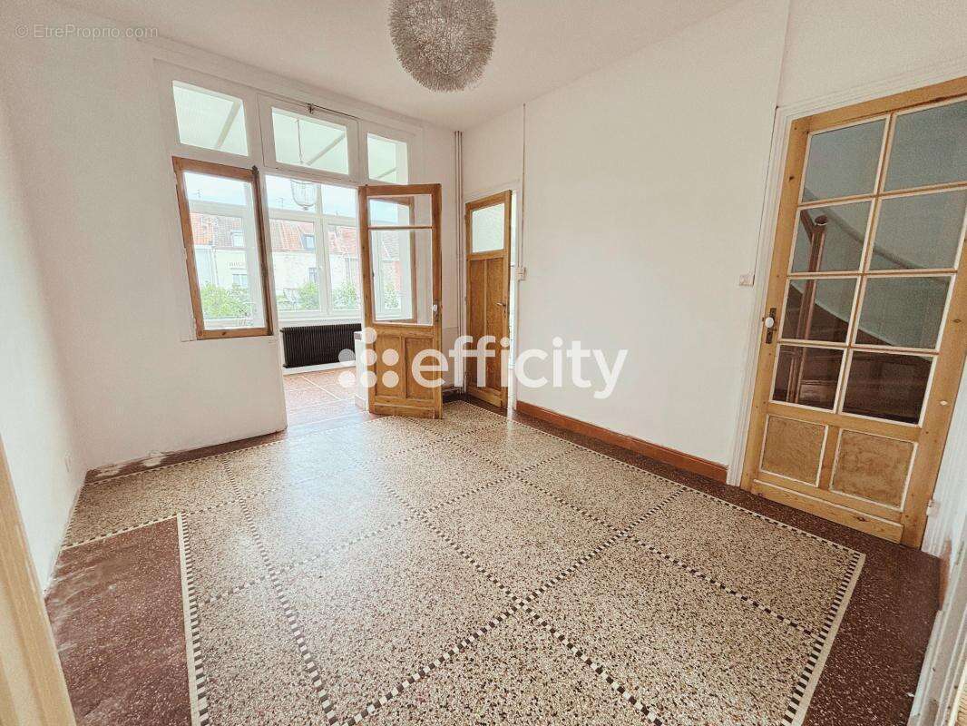 Maison à HELLEMMES-LILLE