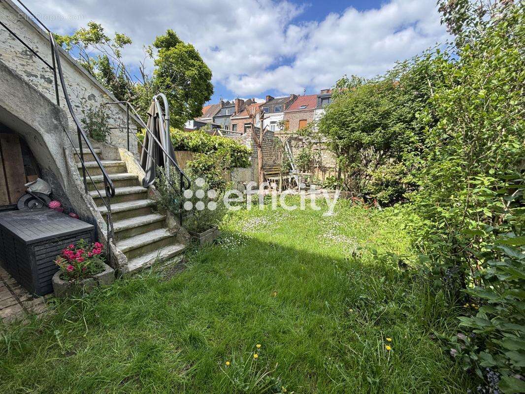 Maison à HELLEMMES-LILLE