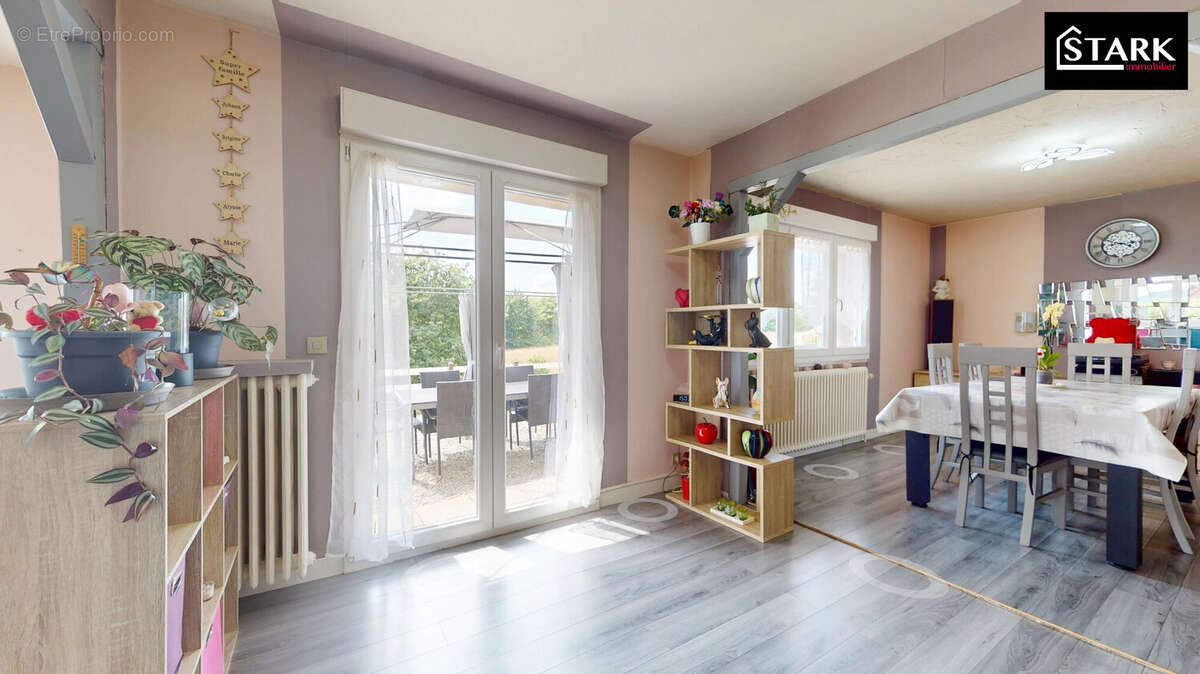 Maison à CHALONVILLARS