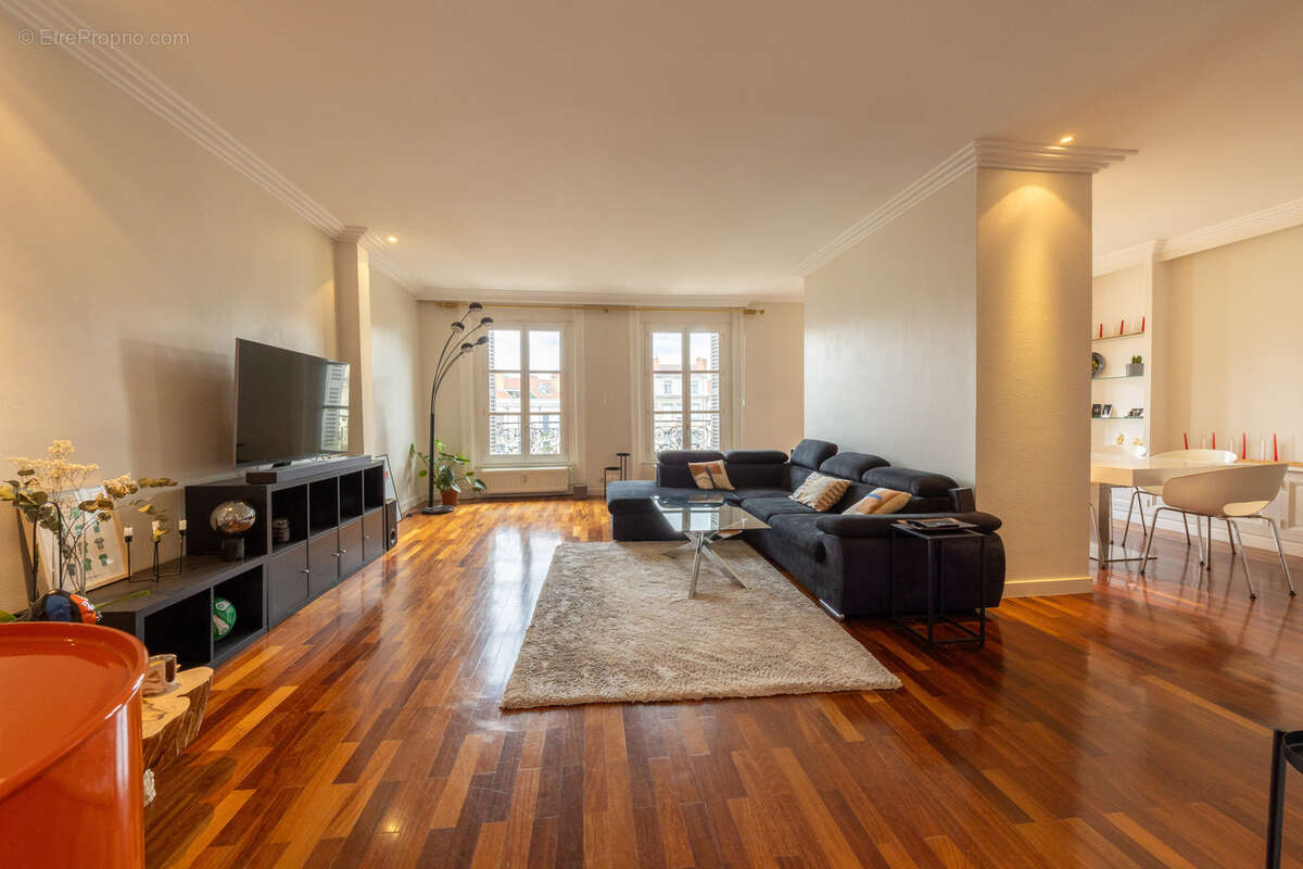 Appartement à SAINT-ETIENNE