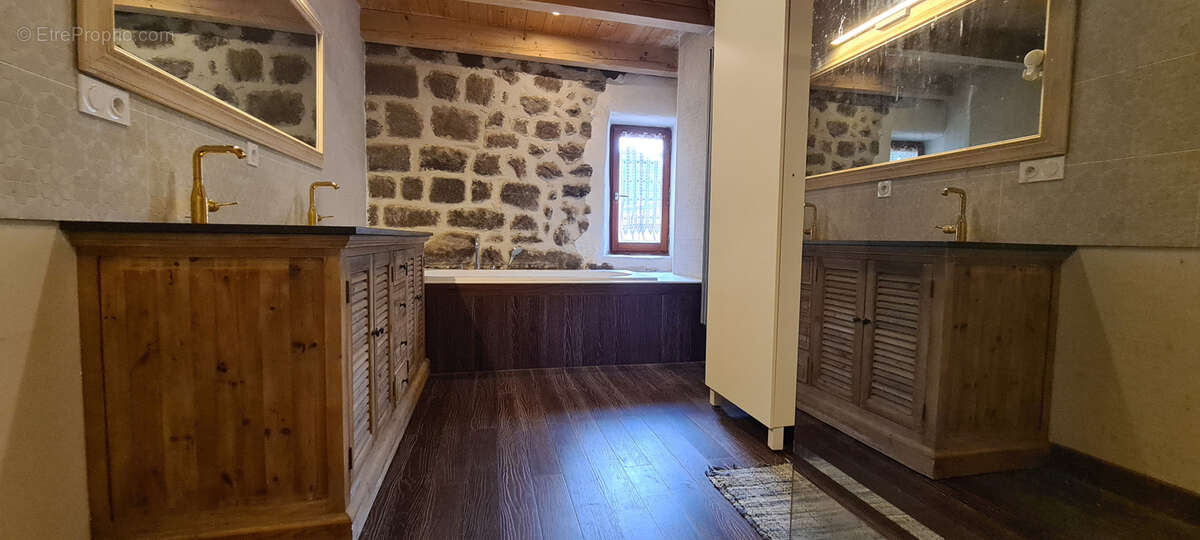 Maison à SAINT-AGREVE