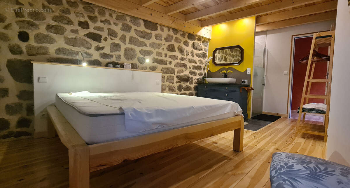 Maison à SAINT-AGREVE