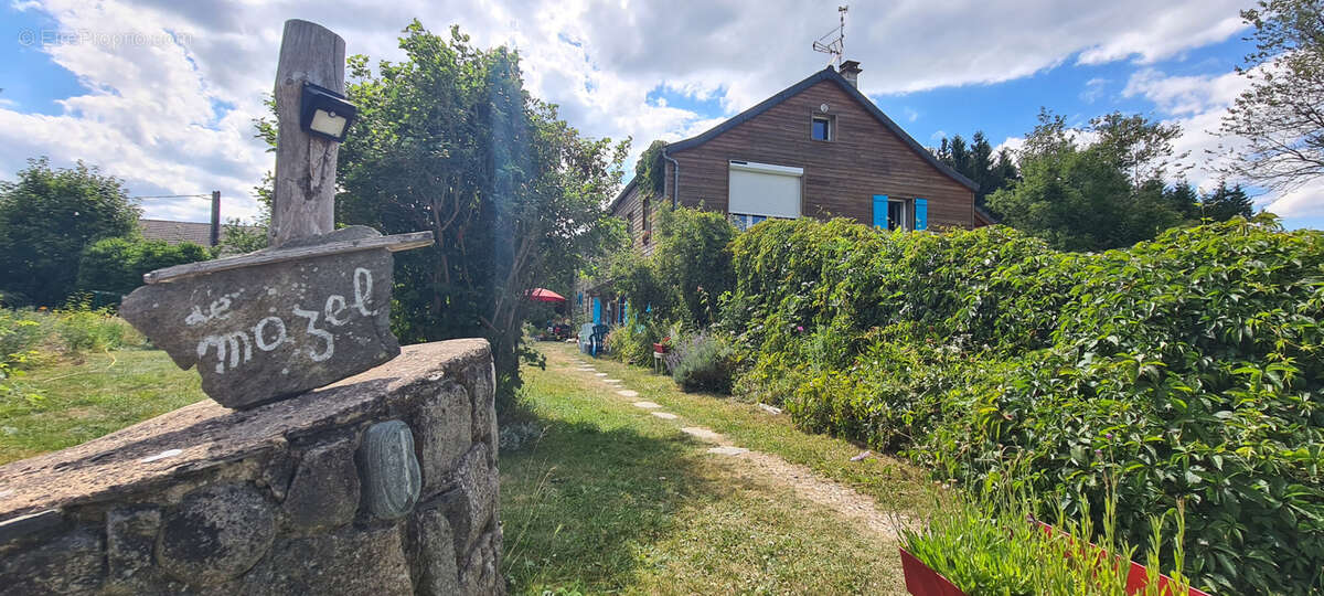 Maison à SAINT-AGREVE