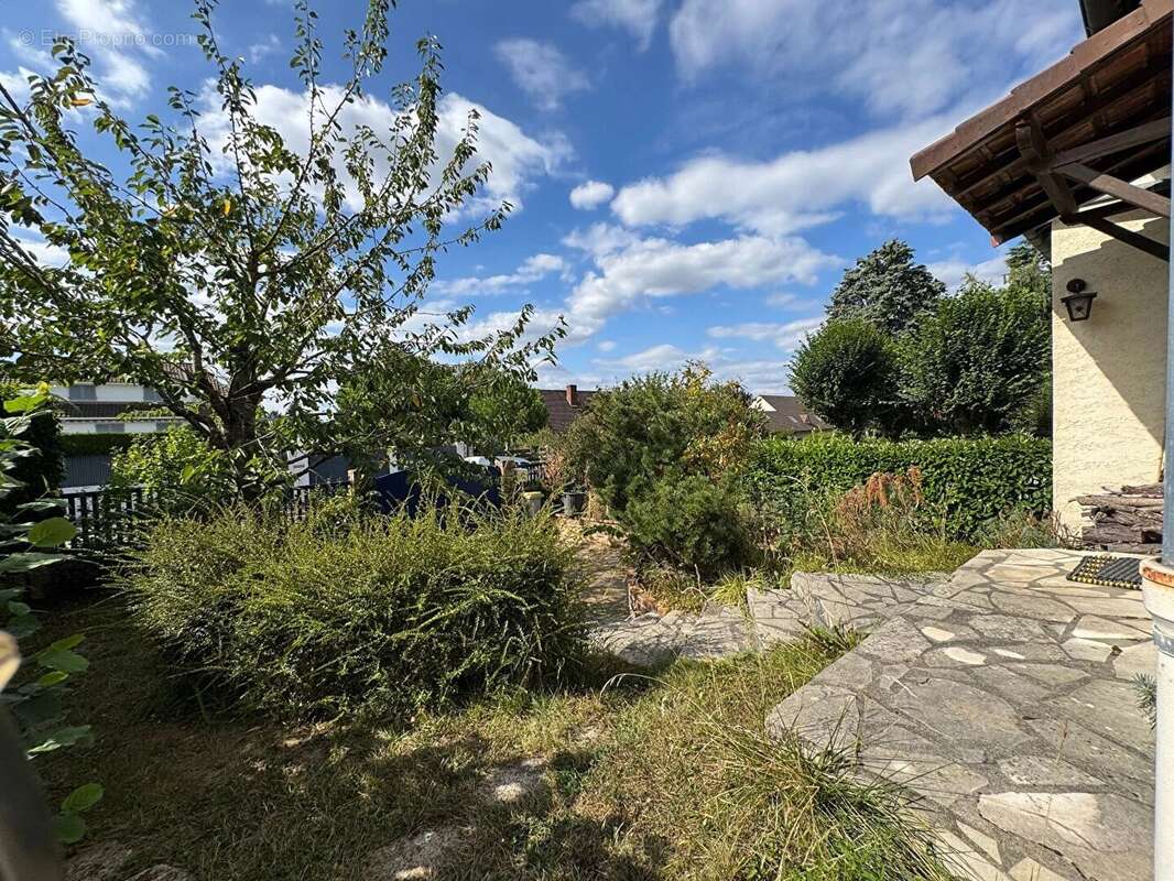 Maison à SAINT-NOM-LA-BRETECHE