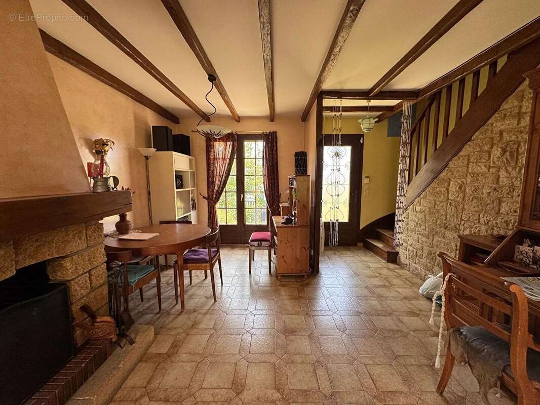 Maison à SAINT-NOM-LA-BRETECHE