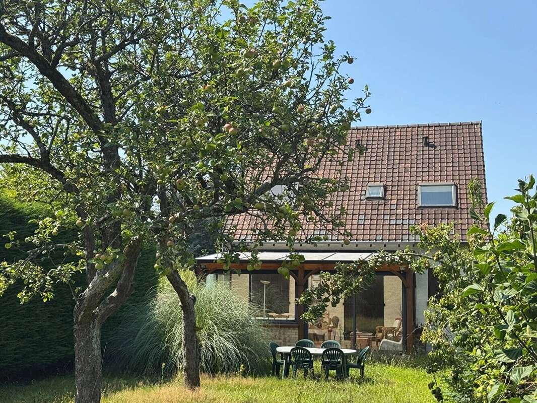 Maison à SAINT-NOM-LA-BRETECHE