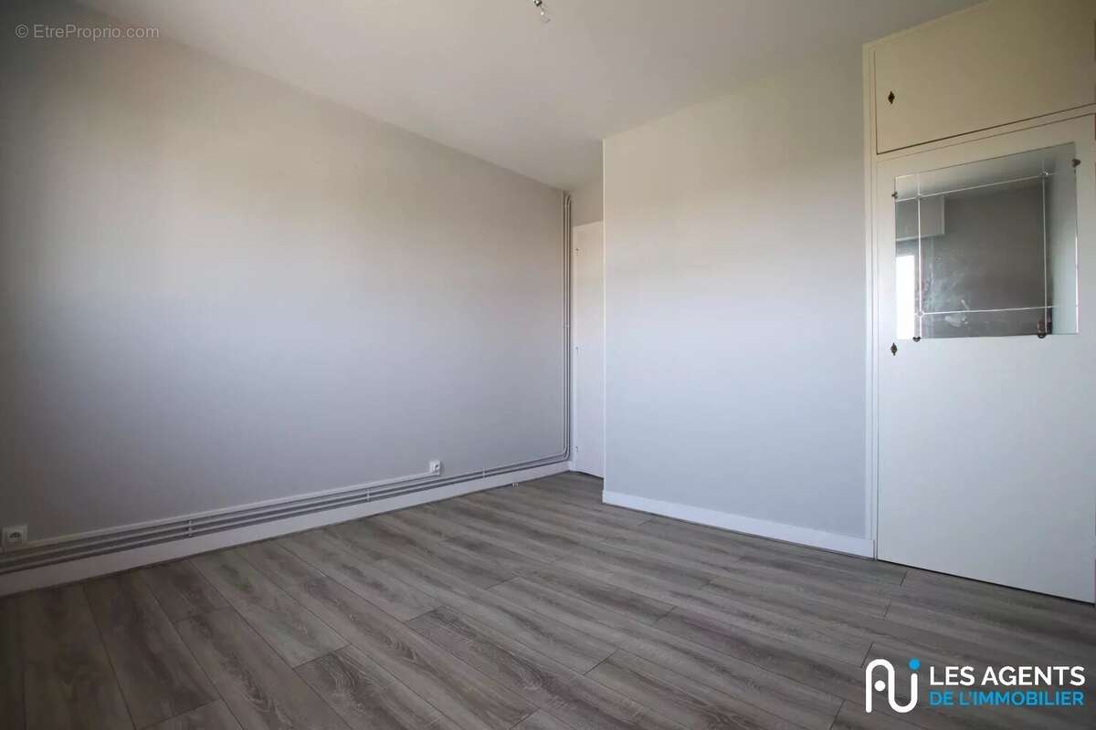 Appartement à SAINT-JEAN-DE-LA-RUELLE