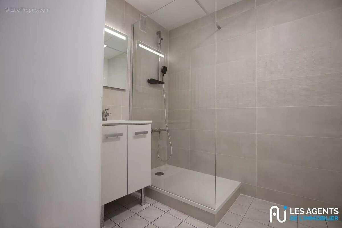 Appartement à SAINT-JEAN-DE-LA-RUELLE