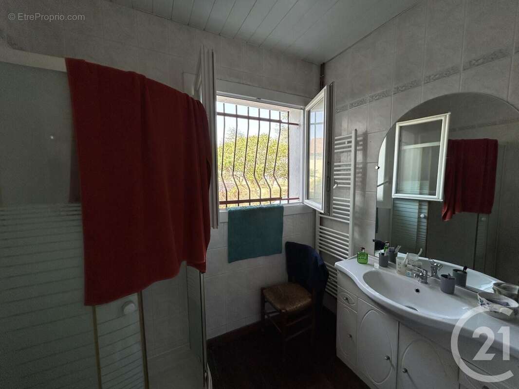 Maison à CAMPS-SUR-L&#039;ISLE