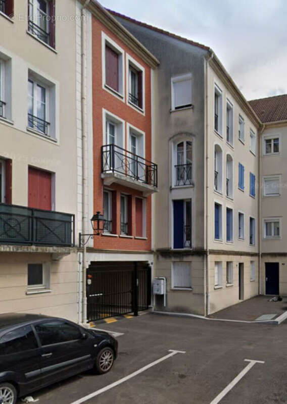 Parking à LIMEIL-BREVANNES