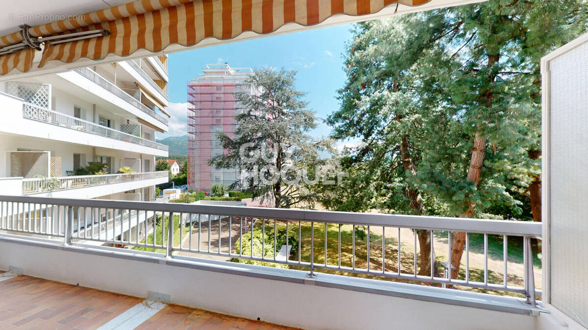 Appartement à BARBERAZ