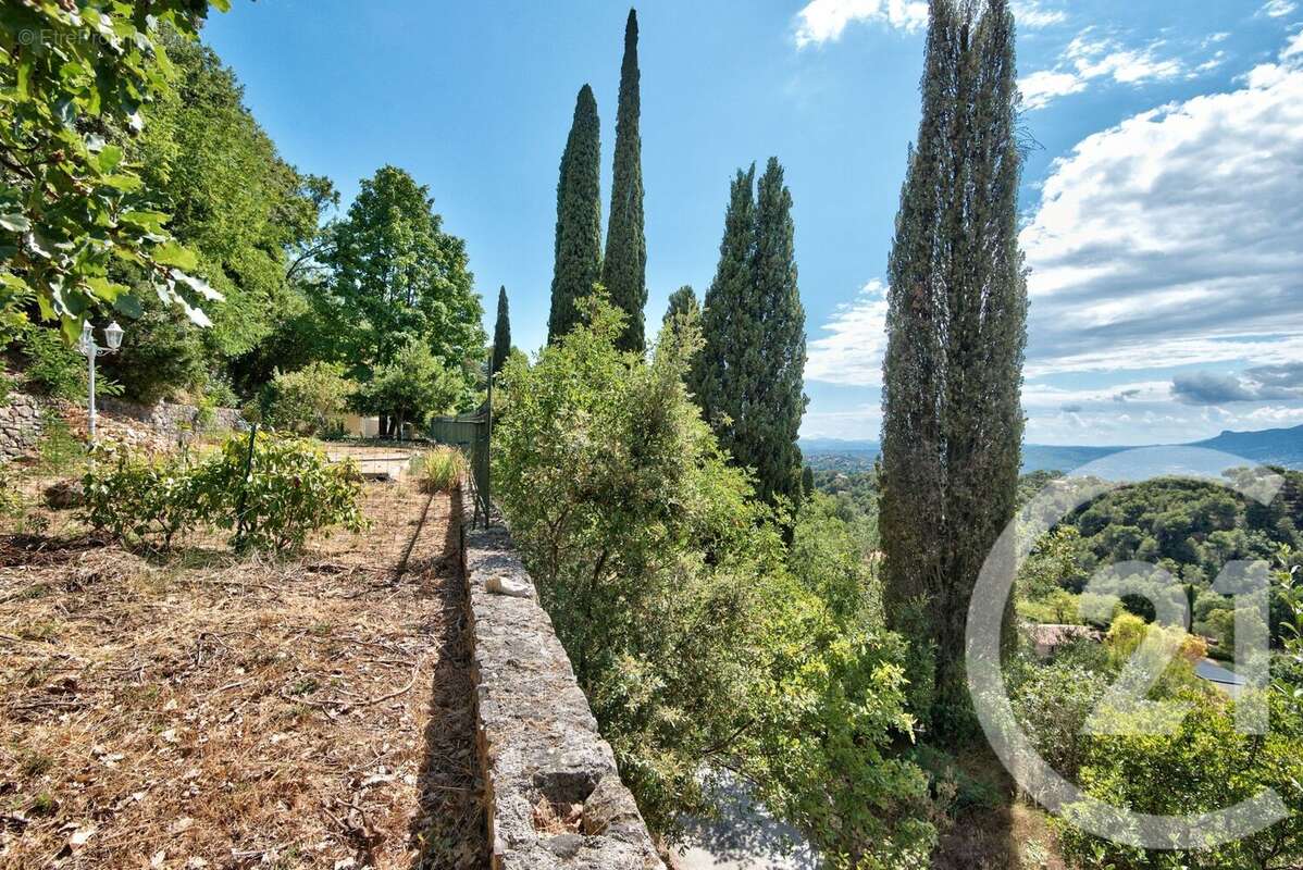 Terrain à ASPREMONT