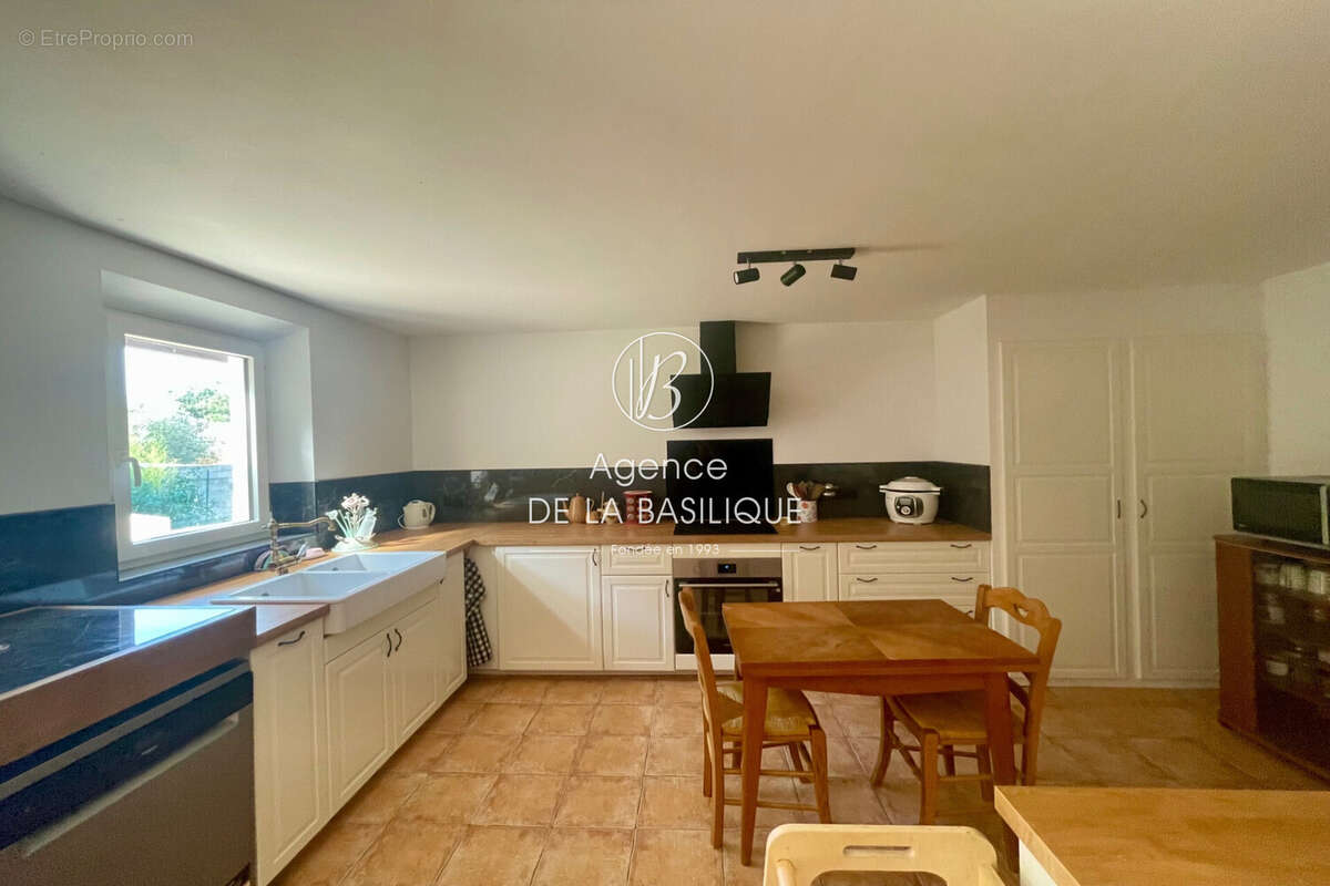 Maison à SAINT-MAXIMIN-LA-SAINTE-BAUME