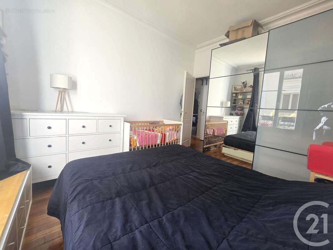 Appartement à PARIS-14E