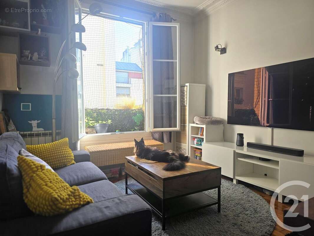 Appartement à PARIS-14E