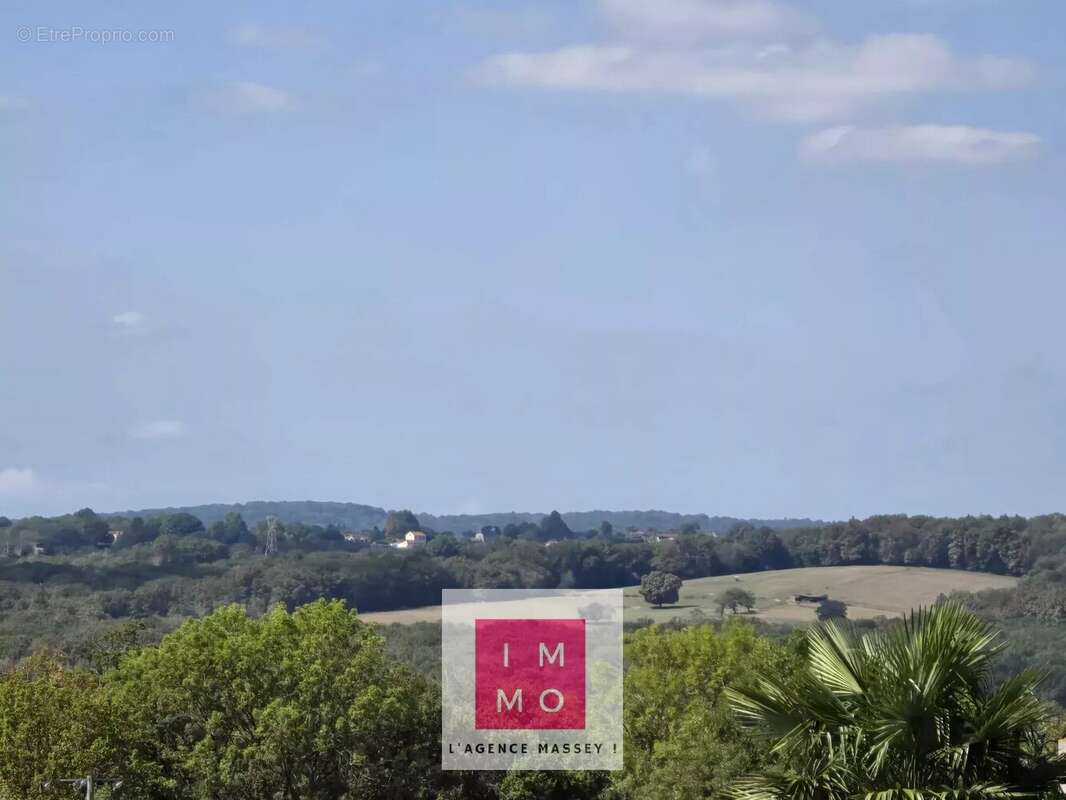 Maison à POUYASTRUC