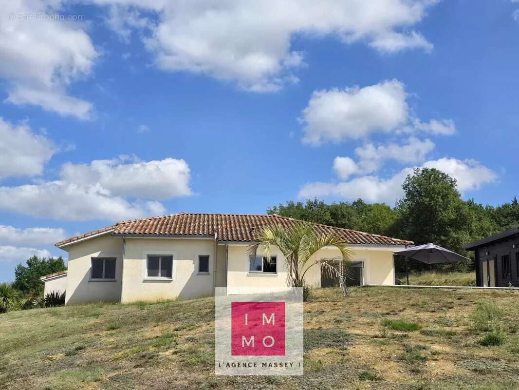 Maison à POUYASTRUC