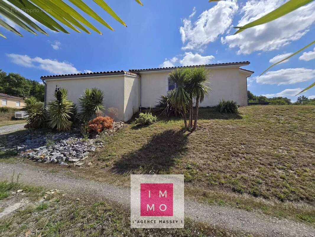 Maison à POUYASTRUC