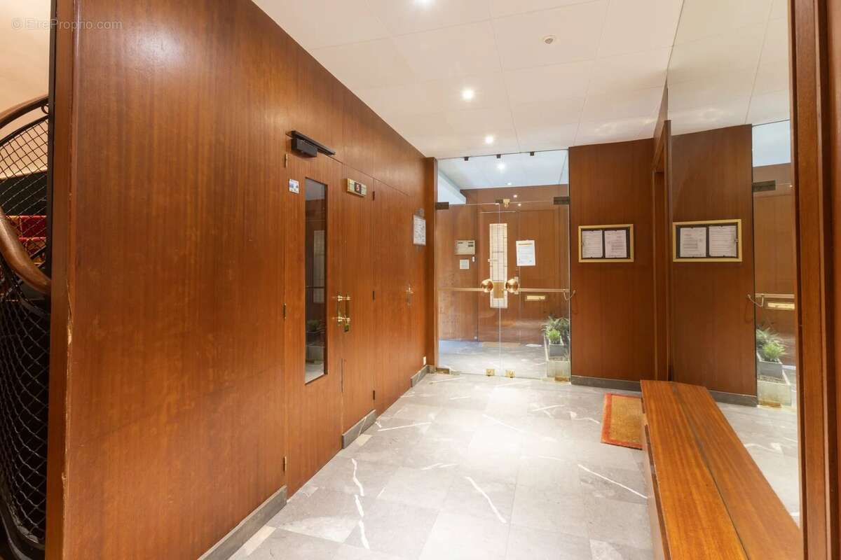 Appartement à NEUILLY-SUR-SEINE