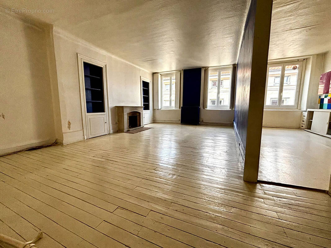 Appartement à SAINT-ETIENNE